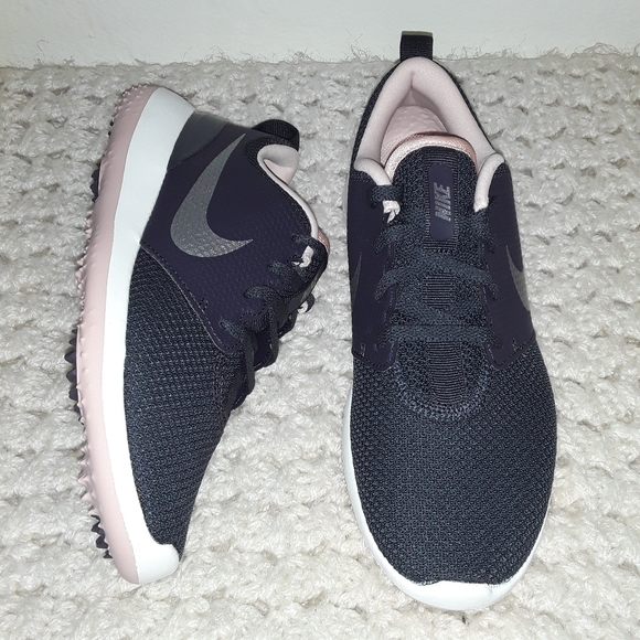 Nike Shoes - Wmns nike Roshe Golf Plz READ BELOW!!!